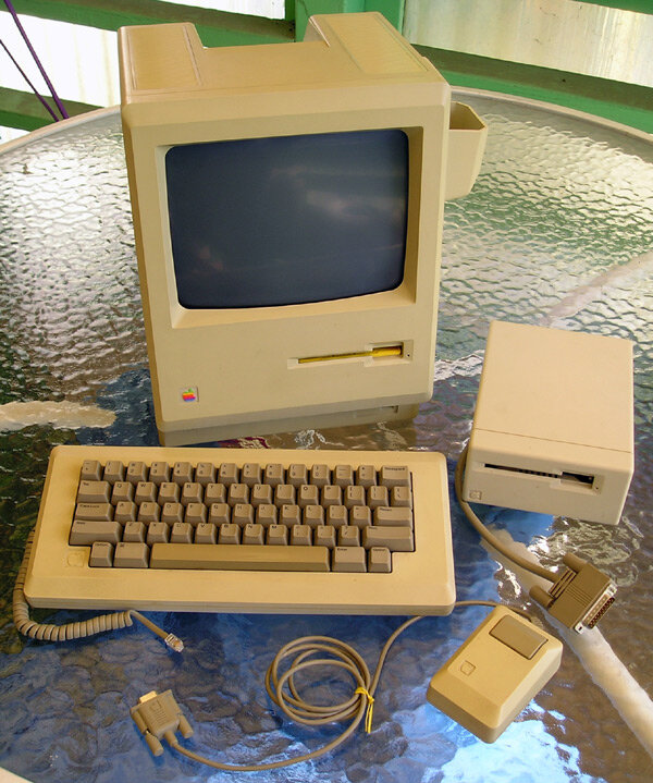 Macintosh 3 1/2 External Floppy Disk - photo 2