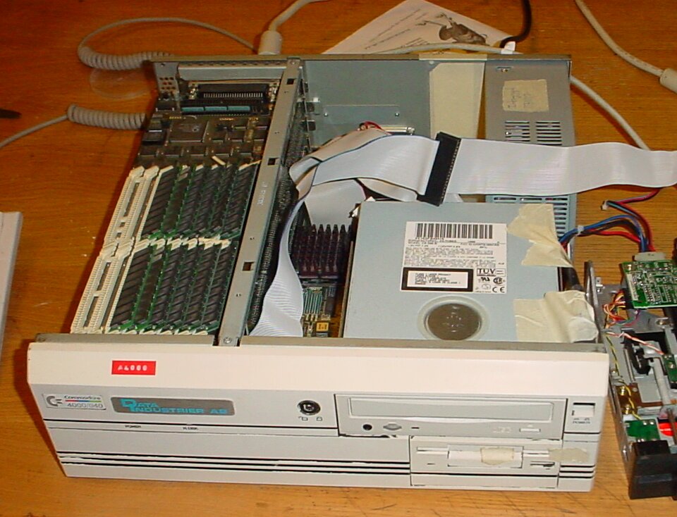 Amiga 4000/040 - photo 2