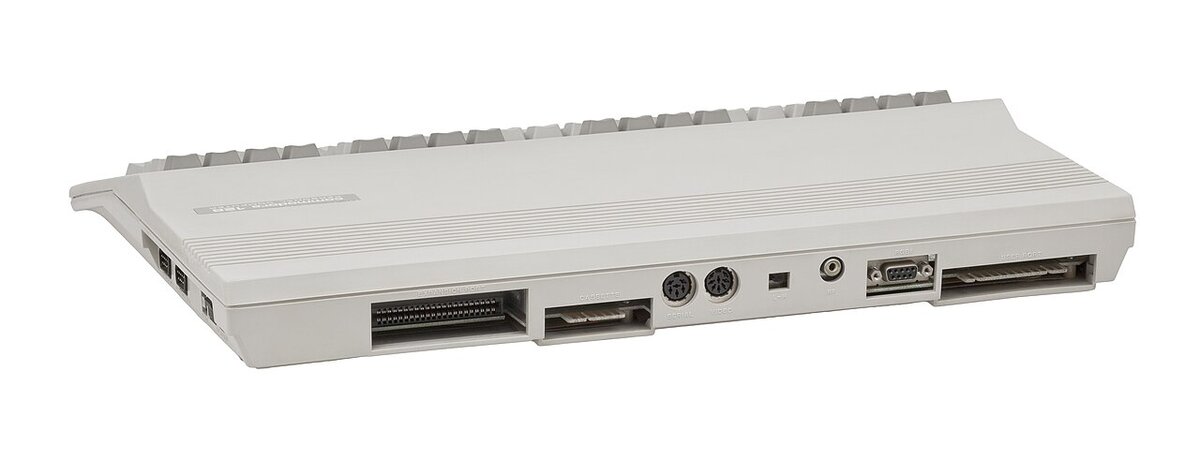 Commodore 128 - photo 2