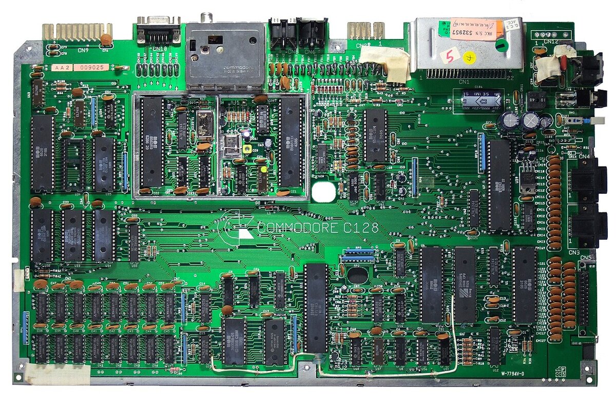 Commodore 128 - photo 3