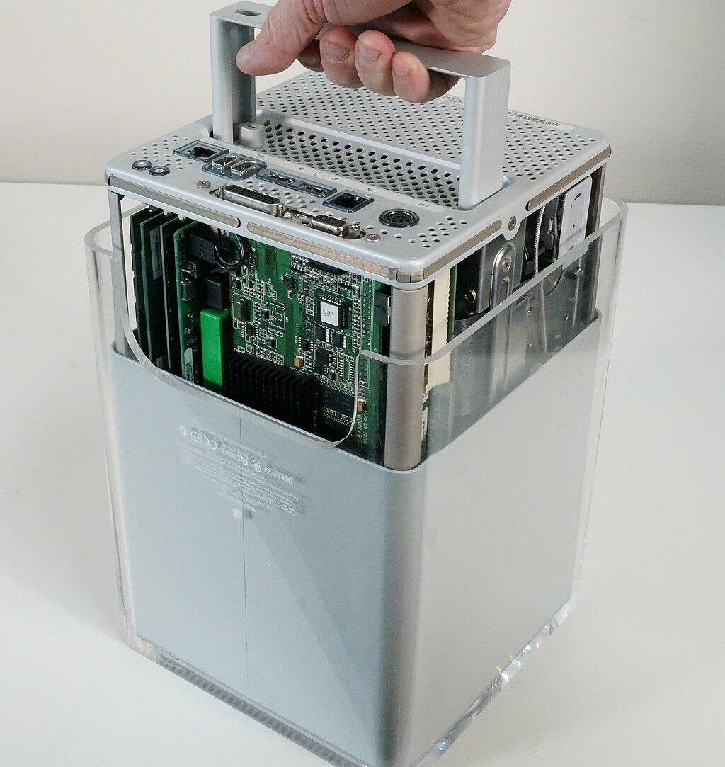 Power Mac G4 Cube - photo 1