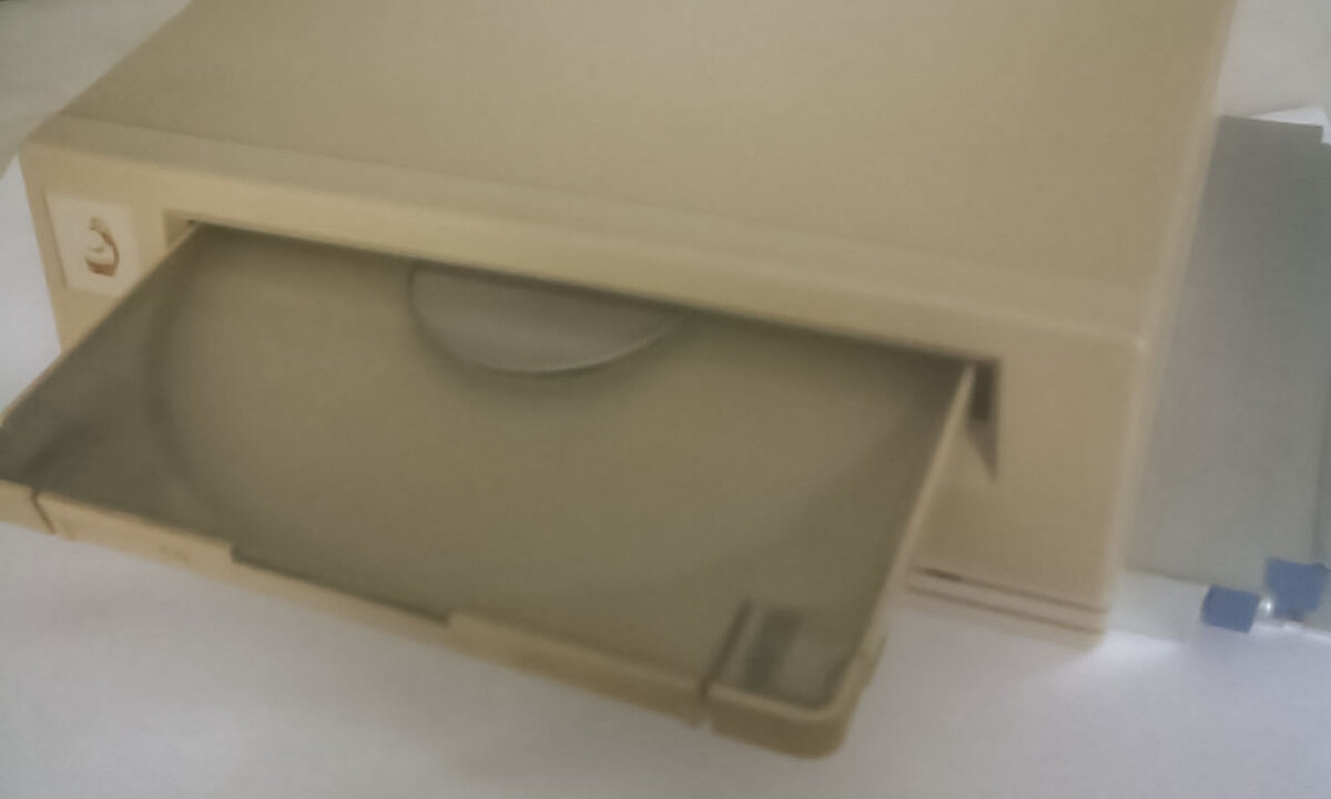 A570 external single speed CD reader with Caddy for Amiga 500 - photo 1