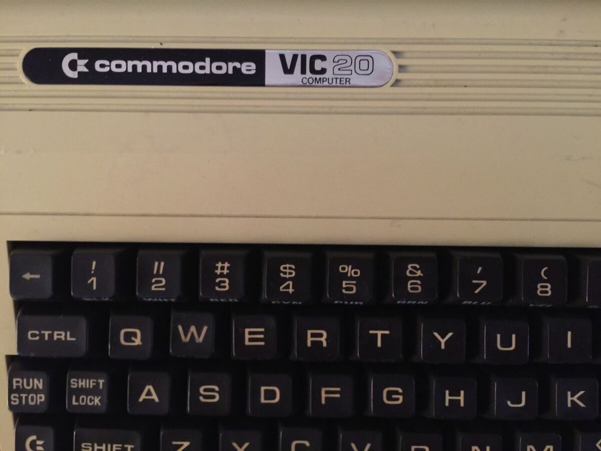Commodore Vic 20 PET Keyboard US first serie, Made in Japan - photo 1