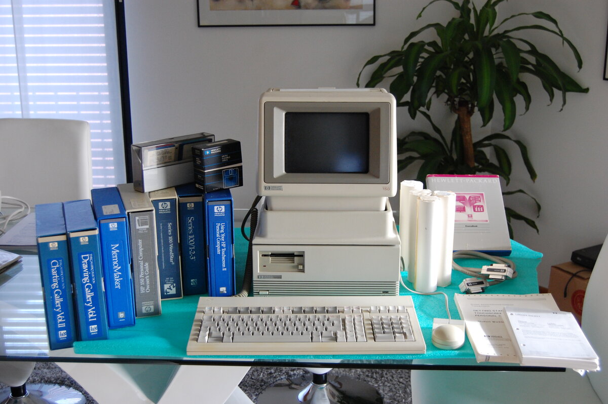HP 150 Touch screen Computer with Mouse and termal printer from 1983. - photo 1