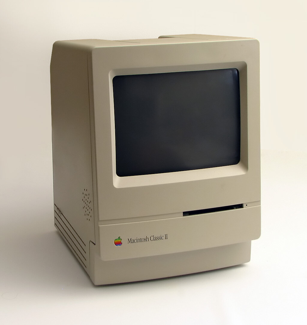 Macintosh Classic II - photo 1
