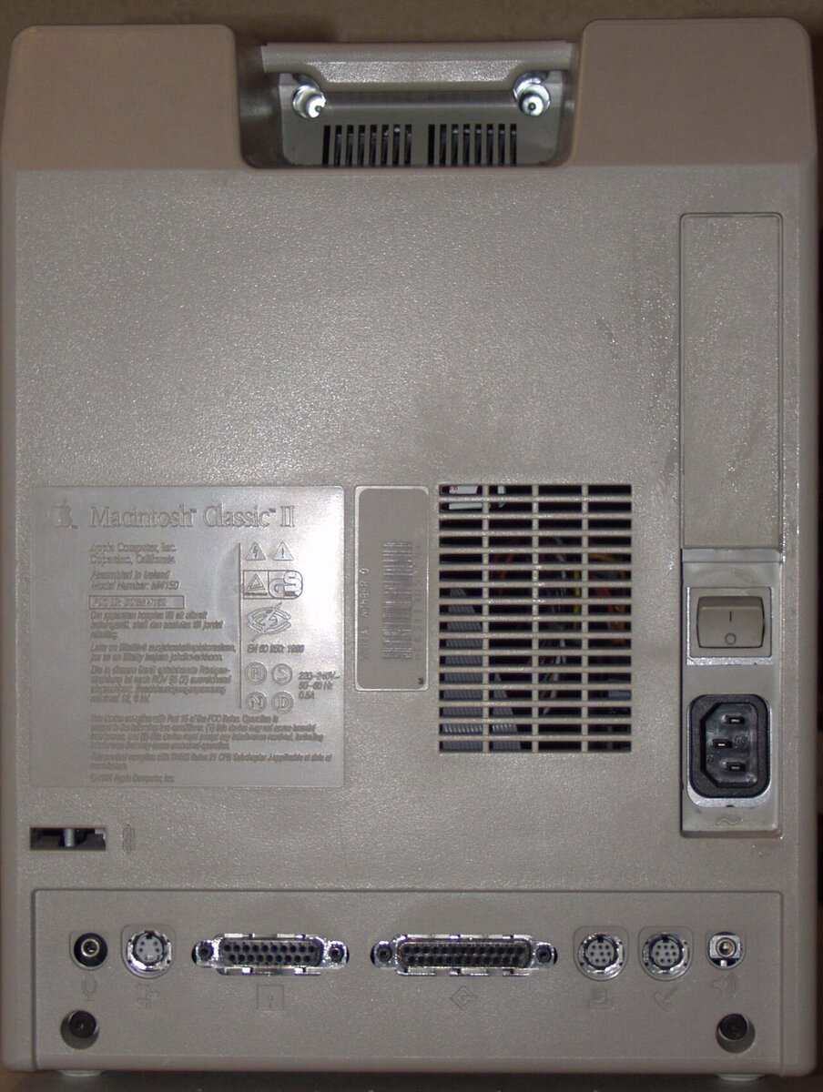 Macintosh Classic II - photo 2