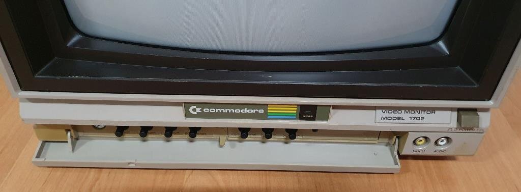 Commodore 1702 - photo 3