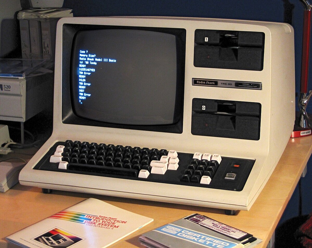 Tandy Radio Shack TRS 80 Model 4 - photo 2