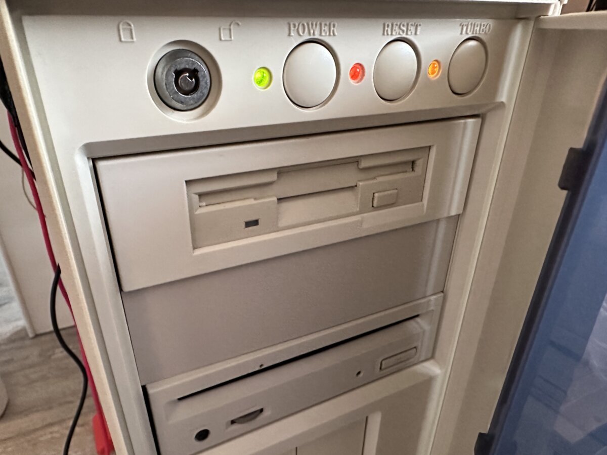 Amiga 4000 Tower - photo 3