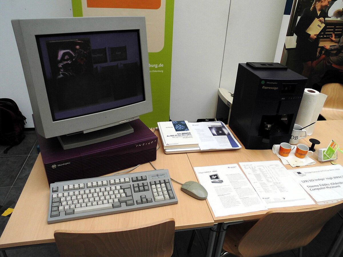 Silicon Graphics Iris Indigo 2 - photo 2