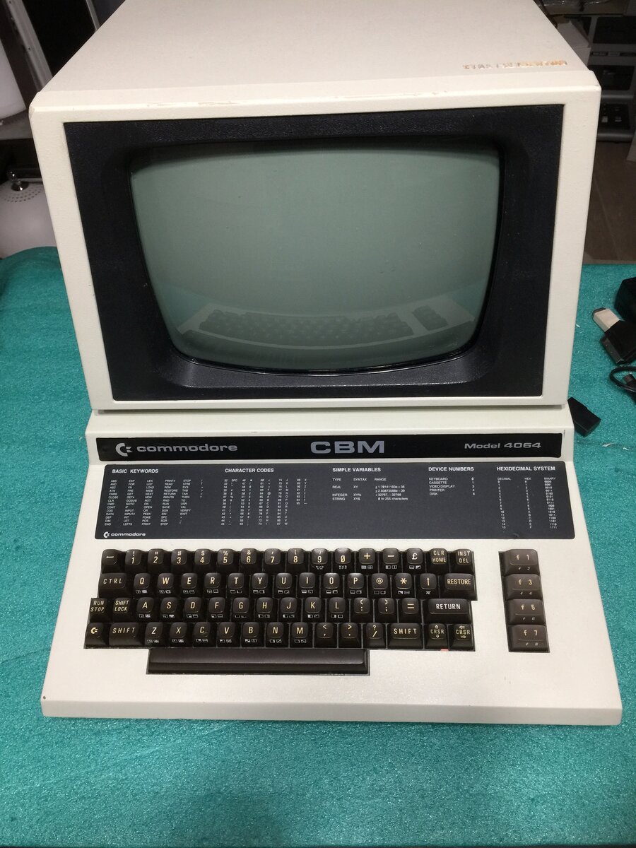 Commodore PET (CBM) 4064 (Educator EU) - photo 3