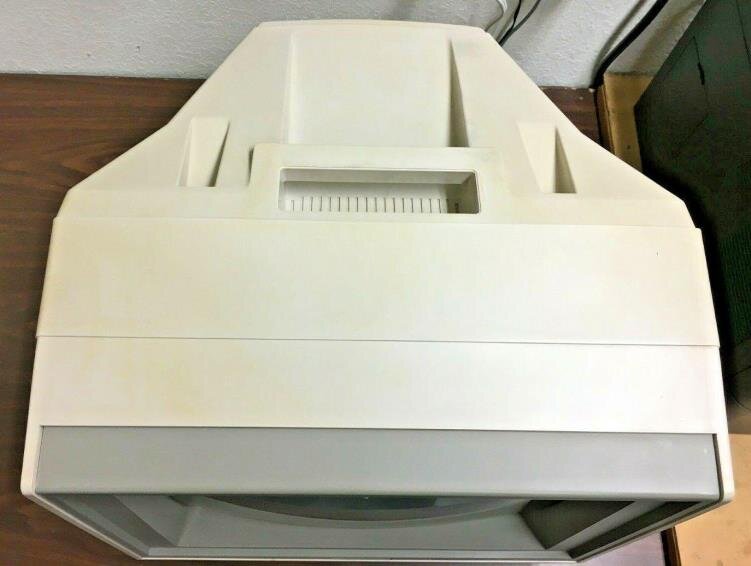 Commodore 1802 Color Monitor - photo 1