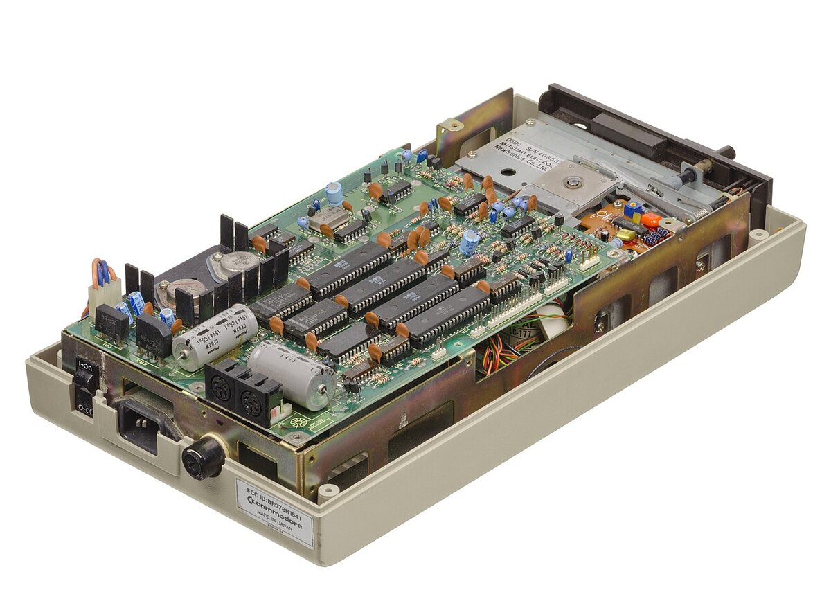 Commodore 1541 Floppy Disk Drive - photo 2