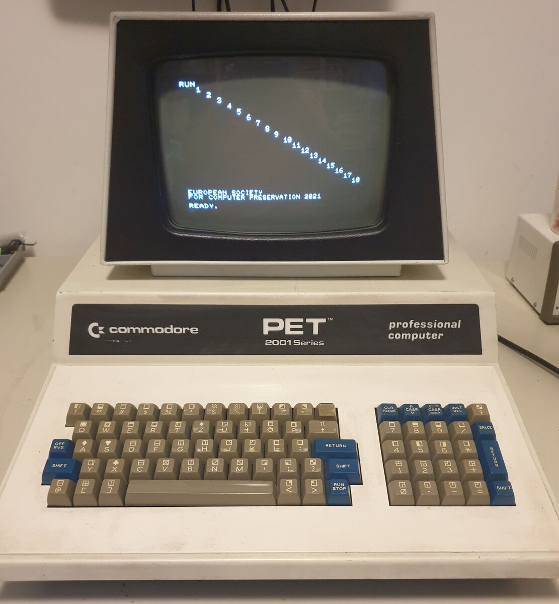 Commodore PET (CBM) 2001-8C Plus with Extended Keyboard - photo 1