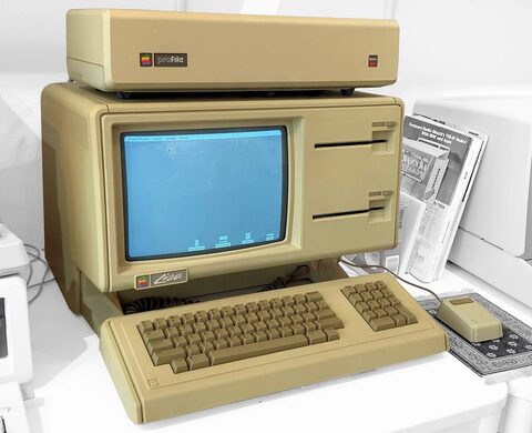 Lisa keyboard model A6MB101